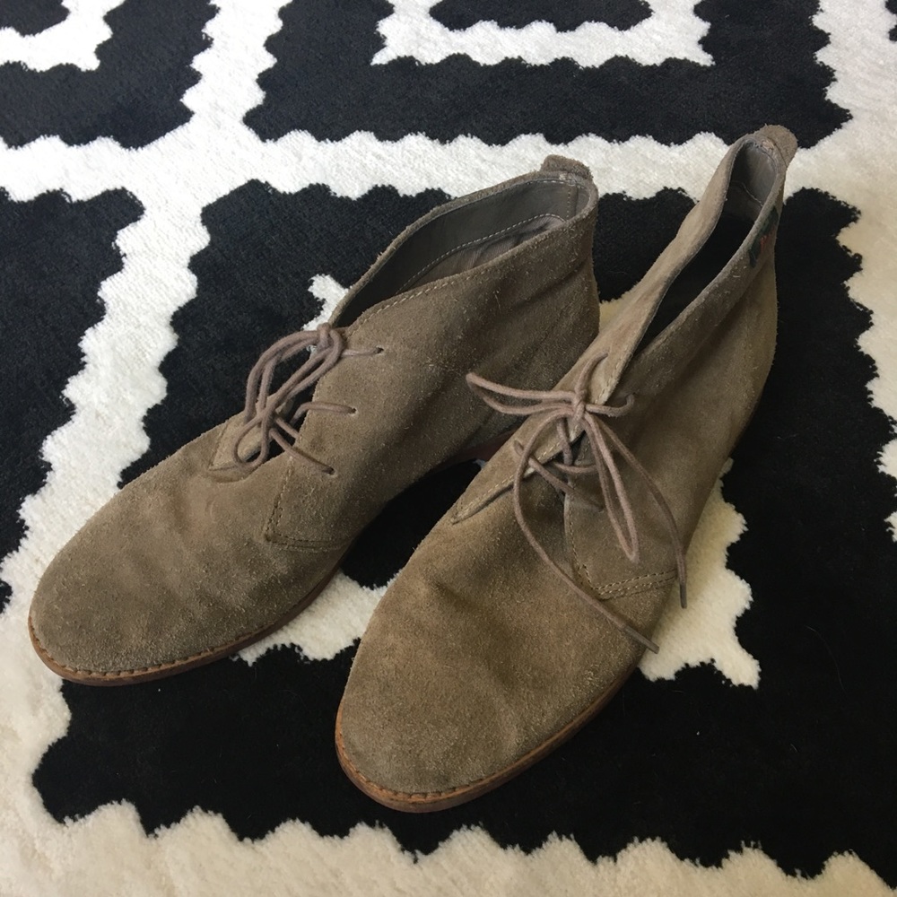 Bass Suede Chukkas